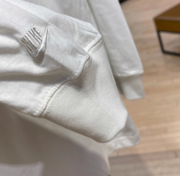 오픈마켓 우리들쇼핑,나이키 캐주얼화 스우시 우먼스 긴팔 화이트 티셔츠 IB1670-133