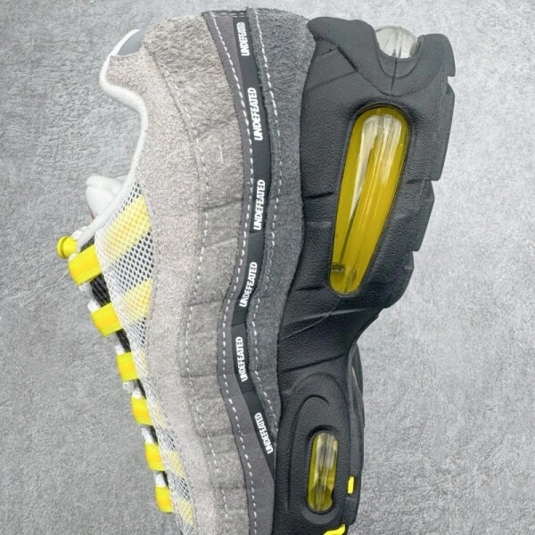 오픈마켓 우리들쇼핑,나이키 언디핏 에어맥스 95  스포츠화 런닝화 맨즈 블랙 옵티 옐로우 운동화 IB4523-002