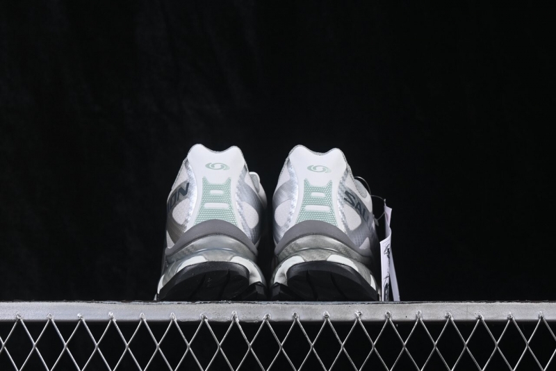 살로몬 SALOMON XT-4 트레일 스니커즈 실버 운동화 475684-28 상세 이미지 4