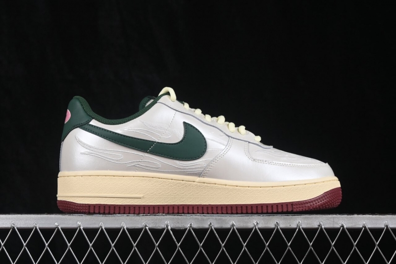 나이키 NIKE 에어포스1 로우 화이트 그린 플레임 스니커즈 IR5896-030 상세 이미지 1