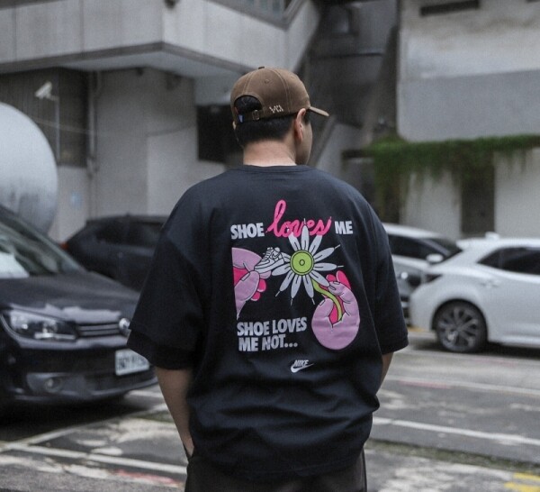 오픈마켓 우리들쇼핑,나이키 맥스 90 발렌타인 데이 캐주얼 맨즈 반팔 티셔츠 HJ0585-010