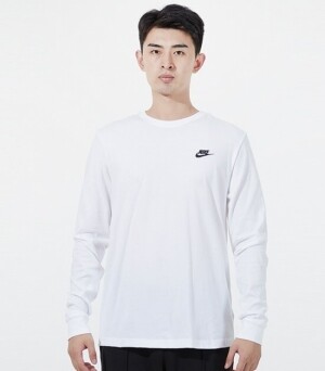 나이키 스포츠웨어 자수 로고 남성 긴팔 티셔츠 화이트 AR5194-100